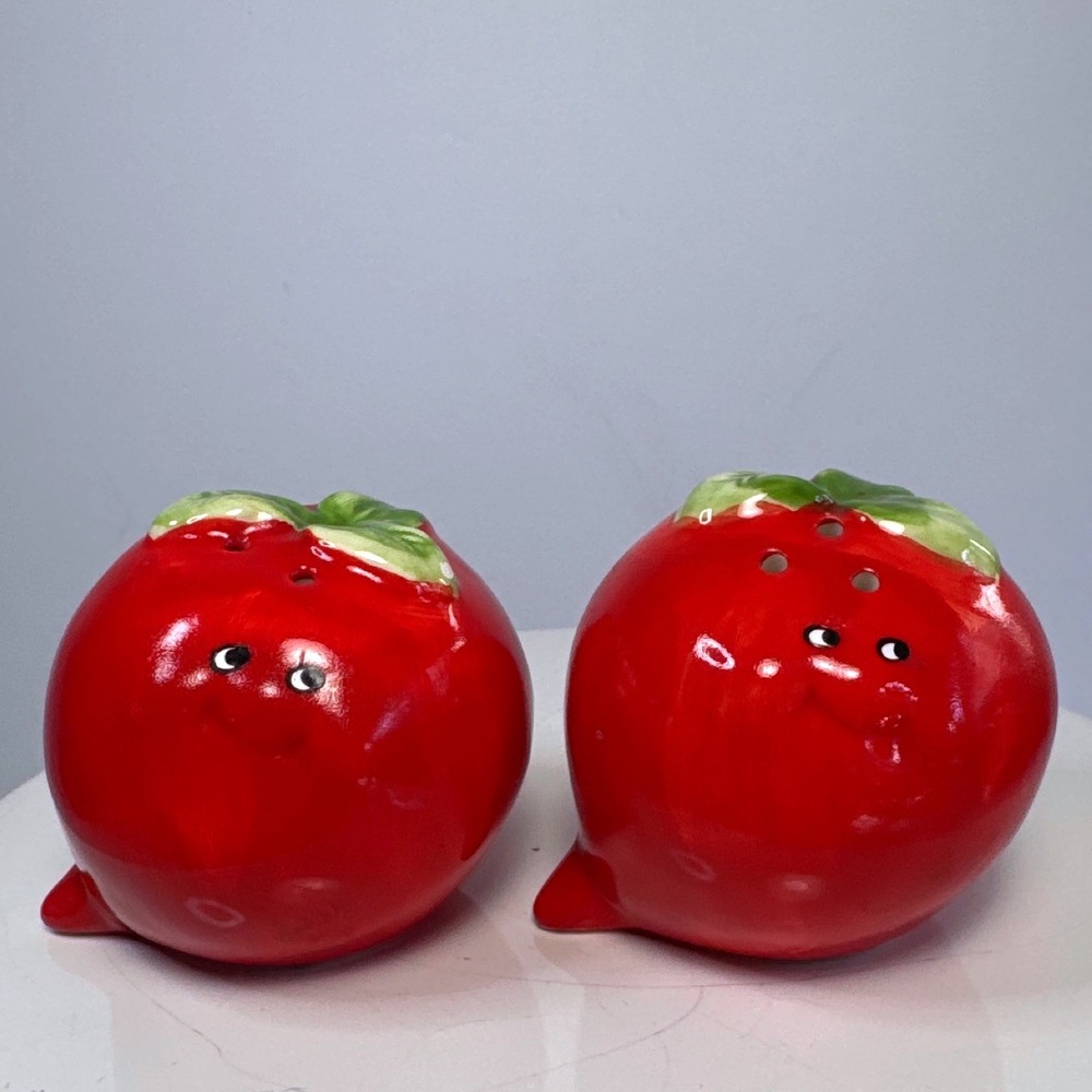 Tomato Salt Pepper Shakers Red Good Anthropomorphic Vintage Ceramic